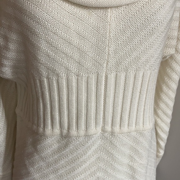 Cupio cream color sweater - Picture 4 of 11